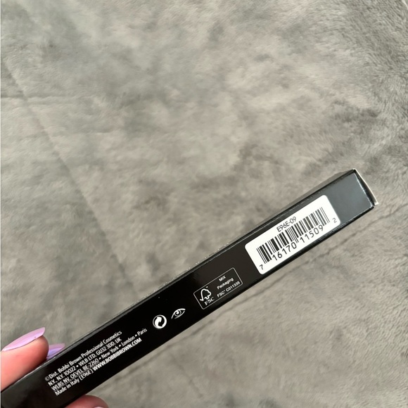 Bobbi Brown Cream Shadow Stick in golden bronze - Picture 5 of 5